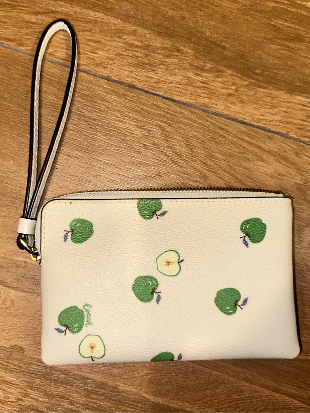 Coach Corner Zip Wristlet With Apple Print Like New